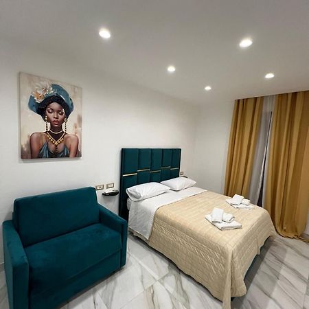 Familia Hotel Наполи Екстериор снимка