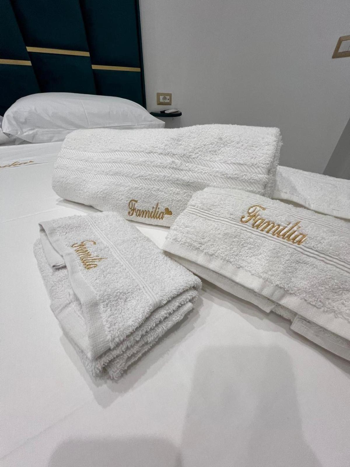 Familia Hotel Наполи Екстериор снимка