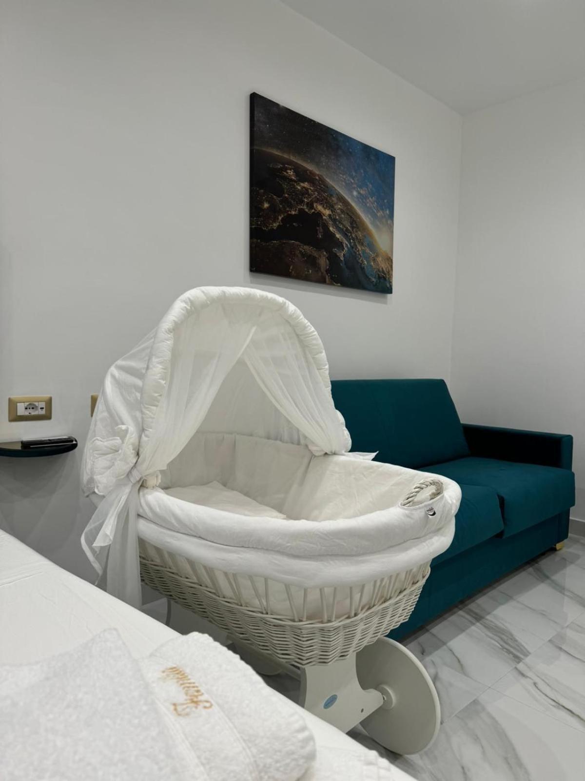 Familia Hotel Наполи Екстериор снимка