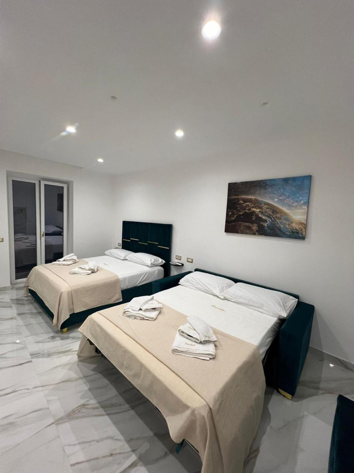 Familia Hotel Наполи Екстериор снимка