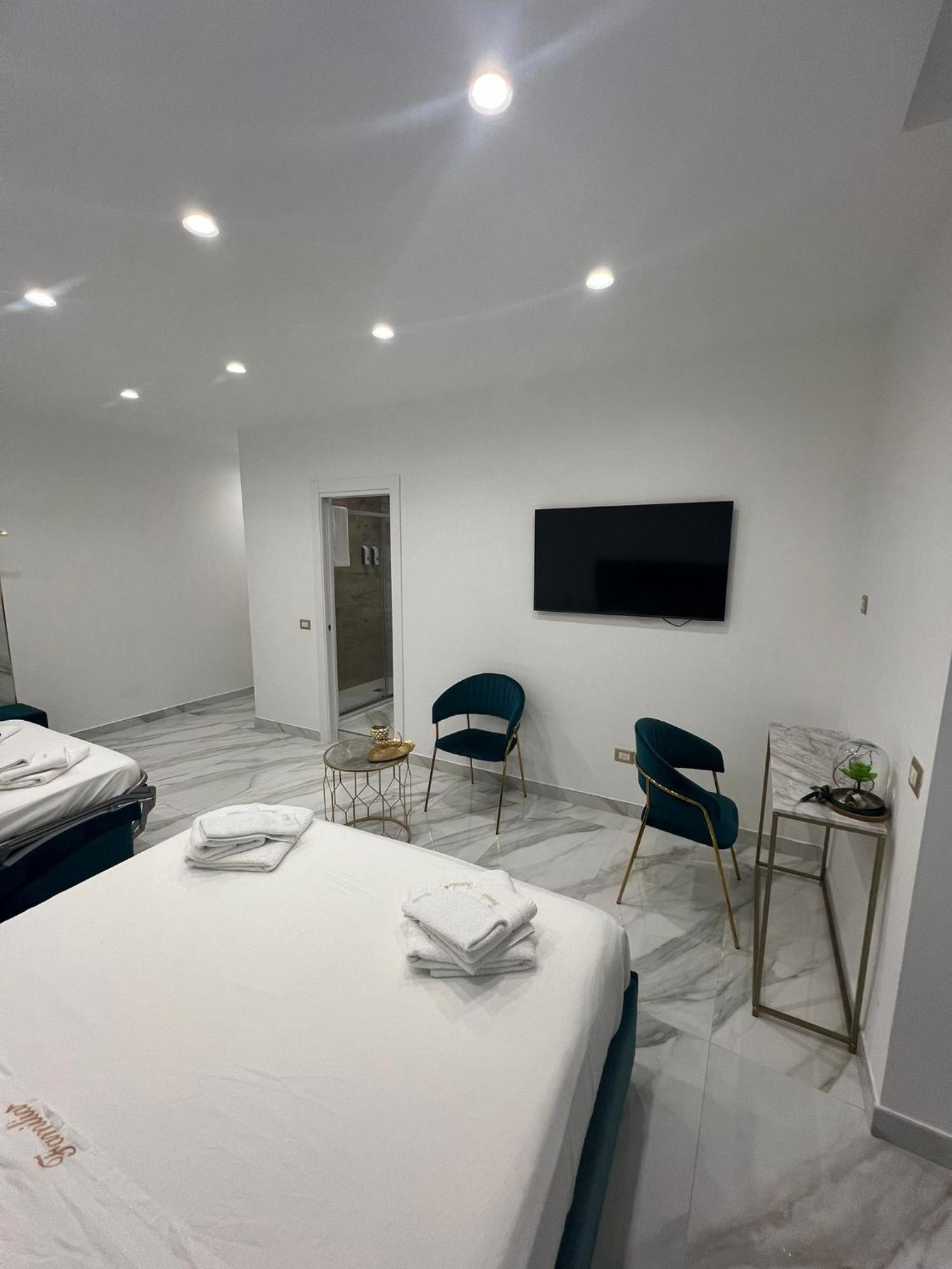 Familia Hotel Наполи Екстериор снимка