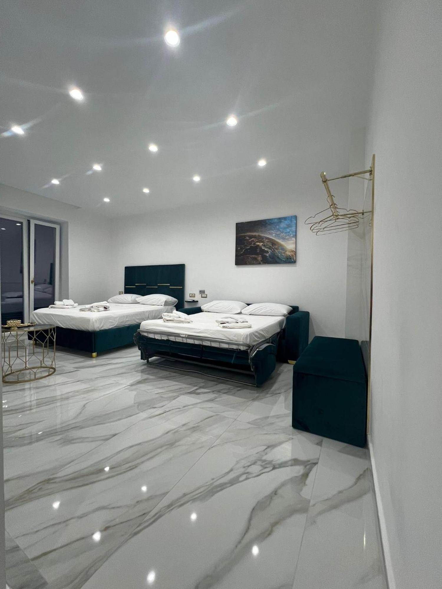 Familia Hotel Наполи Екстериор снимка