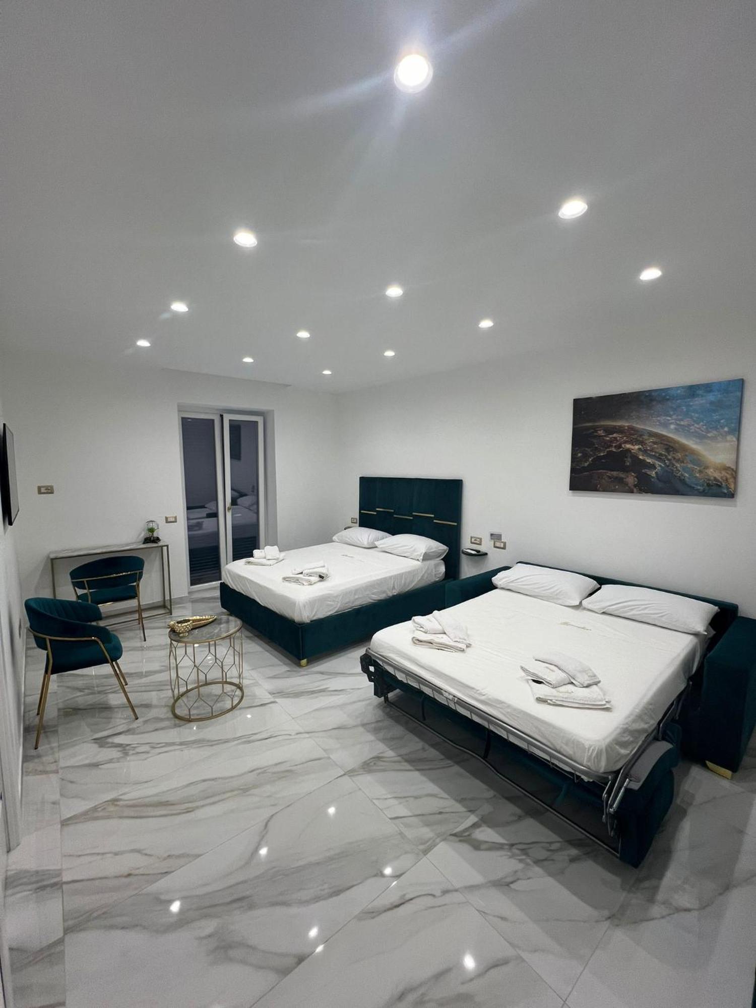 Familia Hotel Наполи Екстериор снимка