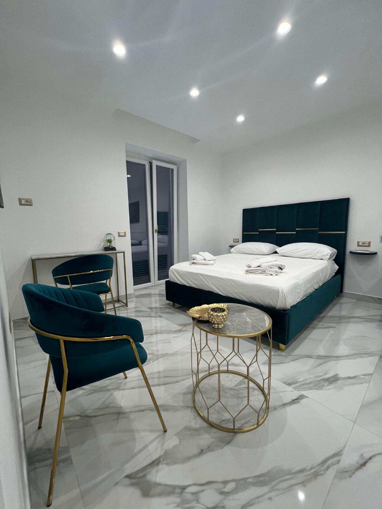 Familia Hotel Наполи Екстериор снимка