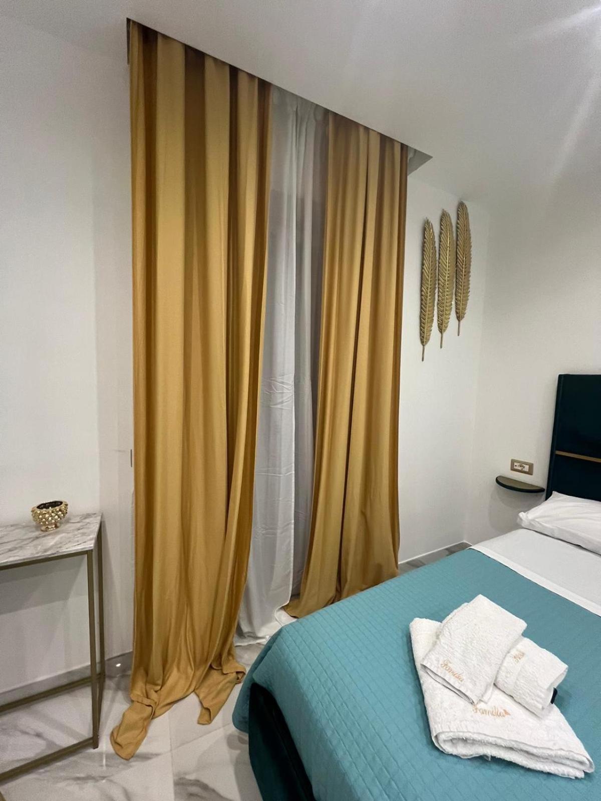 Familia Hotel Наполи Екстериор снимка